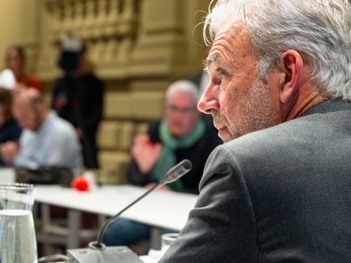 Landesrat Schuler stand Lokalvertretenden und nachher den Medien für Fragen zur Verfügung. (Foto: LPA/Fabio Brucculeri)