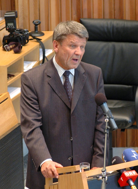 Le presidënt Arno Kompatscher y la Junta provinziala á tut sö cun gran dolur la noela dla mort de Hugo Valentin. (Foto: LPA)