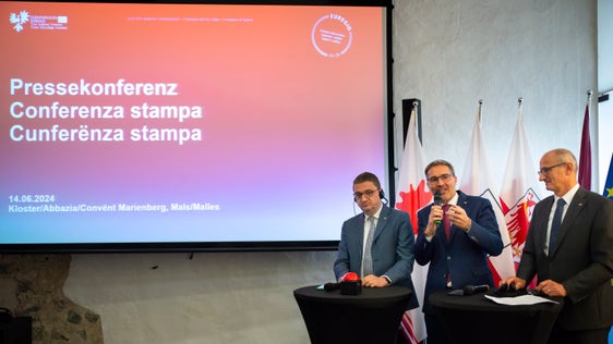 Appello all'Italia, all'Austria e alla Germania per tornare al tavolo delle trattative sulla questione del transito: (da sinistra) i presidenti Mattle (Tirolo), Kompatscher (Euregio e Alto Adige) e Fugatti (Trentino). (Foto: ASP/Fabio Brucculeri)