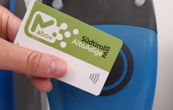 Das abo+ für die öffentlichen Verkehrsmittel für Kinder und Jugendliche kann man jetzt schon beantragen oder verlängern. (Foto: STA))