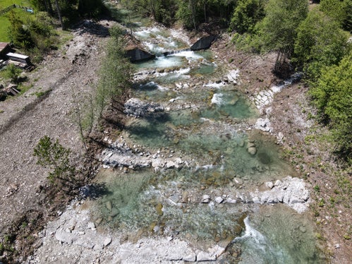 Al termine dei lavori, il letto del Rio di Fleres è stato ripristinato in modo da rispecchiare maggiormente le condizioni naturali. (Foto: USP/Ufficio Sistemazione bacini montani Nord presso l’Agenzia per la Protezione civile)
