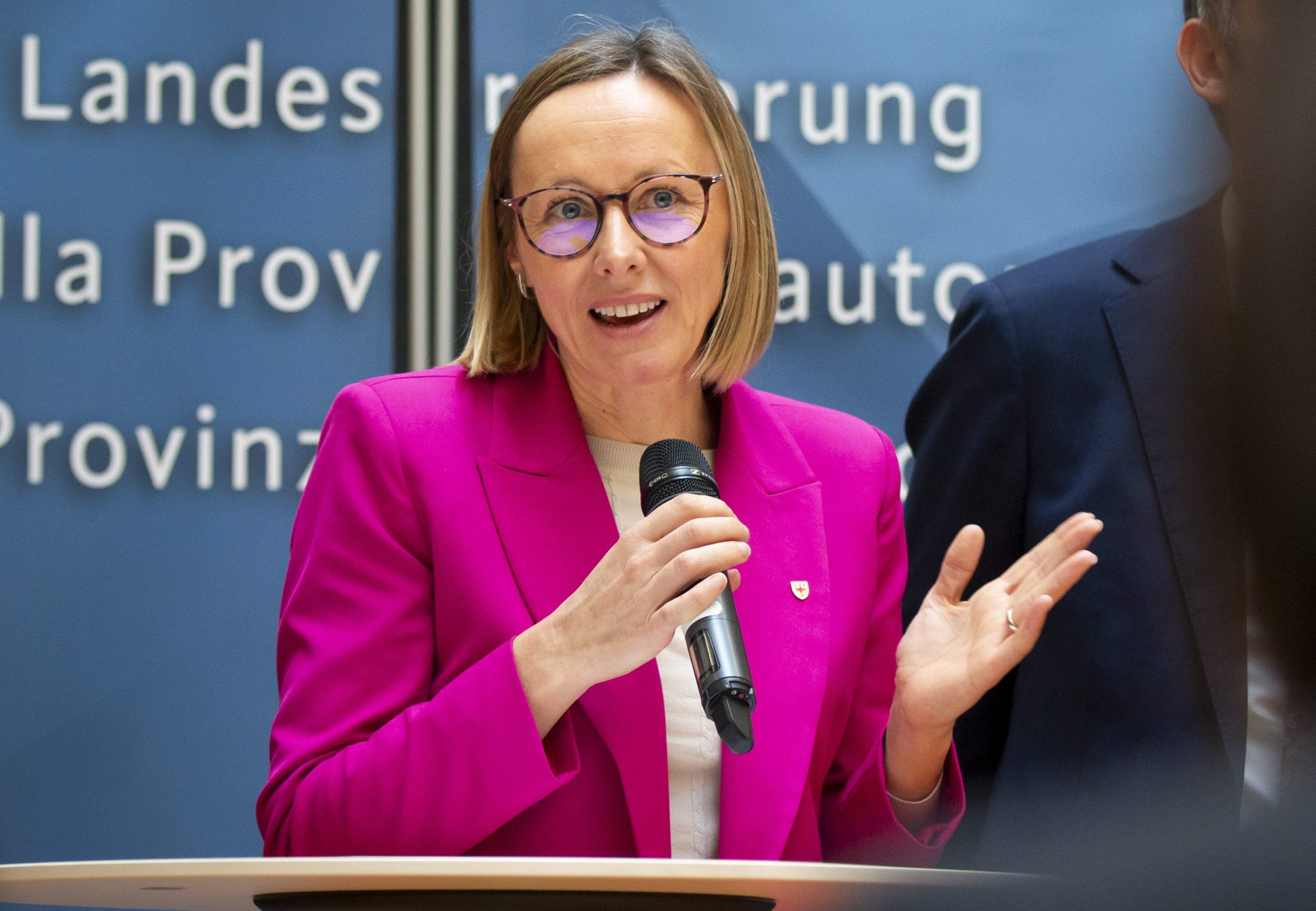 Sotto la guida di Magdalena Amhof, assessora al Personale, quest'anno si sono svolte intense trattative per rendere più attraente il settore pubblico. I primi cambiamenti entrano in vigore oggi (5 dicembre). (Foto: USP)