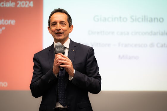 Haftanstalt-Direktor Siciliano: Führungskräfte müssen bereit sein, in schwierigen Situationen Entscheidungen zu treffen. (Foto: LPA/Manuela Tessaro)