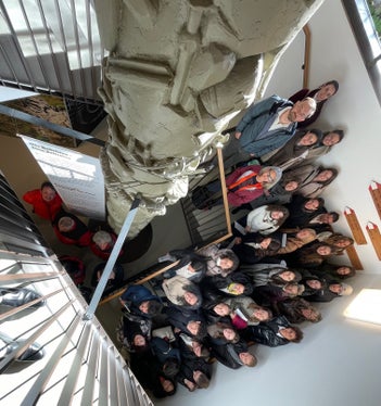 Die Teilnehmenden der Schulung im Naturparkhaus in Seis informierten sich über das Dolomiten Unesco Welterbe, seine geologische Entstehung und die aktuellen Herausforderungen. (Foto: Landesabteilung Natur, Landschaft und Raumentwicklung)