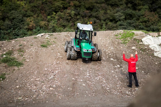 4.000 Personen haben 2024 im Safety Park Fahrsicherheitstrainings absolviert und damit in die eigene Sicherheit und jene der anderen Verkehrsteilnehmer investiert. (Foto: LPA/Armin Huber)