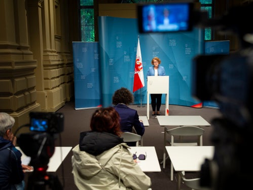 La vicepresidente Rosmarie Pamer ha illustrato oggi le principali decisioni assunte dalla Giunta provinciale nel corso della sua ultima seduta. (Foto: ASP/Fabio Brucculeri)