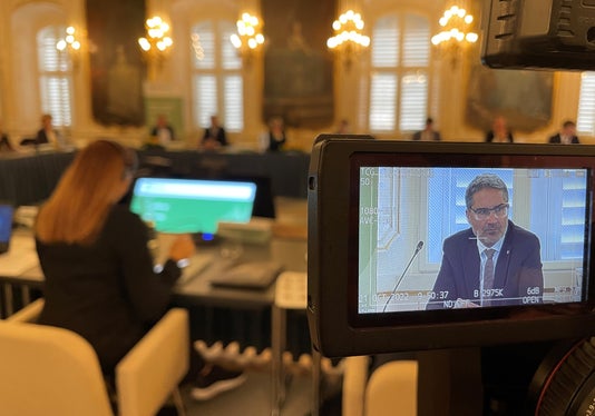 Südtirols Landeshauptmann Arno Kompatscher unterstrich in puncto Klimaschutz, dass Klimapolitik vor allem Dekarbonisierung - weg von fossilen Energieträgern - bedeute. (Foto: LPA/Matteo Donagrandi)