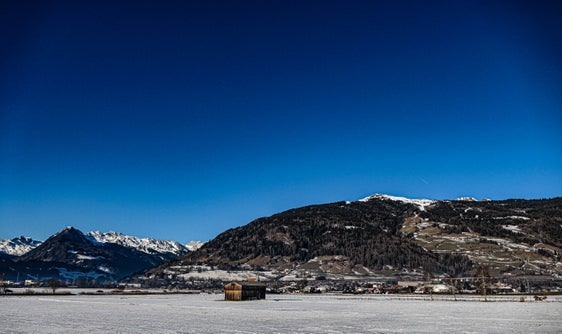 Bild des Monats Dezember 2024: Sterzing und die Berge von Ridnaun, festgehalten von Martin Geier