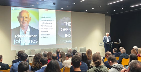 Johannes Schneebacher, presidente del CdA di IAA, ha sottolineato quanto sia importante per la Provincia autonoma di Bolzano agire come attore e non come spettatore del cambiamento. (Foto: USP/Ursula Pirchstaller)