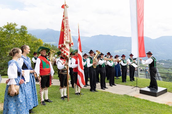 La cerimonia di consegna delle Croci al Merito del Tirolo è stata accompagnata dalla banda musicale di Tirolo (Foto: Land Tirol/Die Fotografen)
