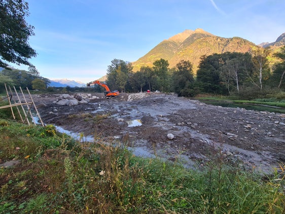 Ab der letzten Novemberwoche setzt das Landesamt für Wildbachverbauung West die Arbeiten zur Ausrottung einer invasiven Wasserpflanze im Rablander Weiher (im Bild) fort. (Foto: LPA/Landesamt für Wildbach- und Lawinenverbauung West)