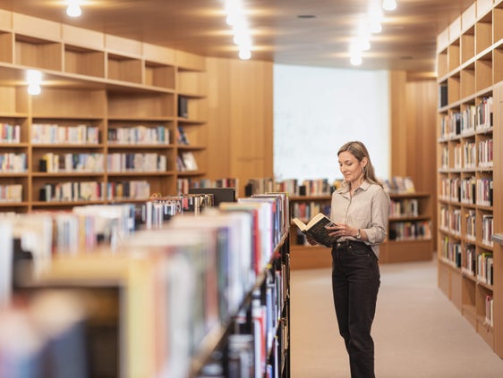 In tutto l’Alto Adige ci sono 10 biblioteche centrali e periferiche, oltre a 49 biblioteche gestite da personale a tempo pieno e 61 da volontari. Nella foto, la biblioteca comunale di Bressanone. (Foto: USP/Tiberio Sorvillo)