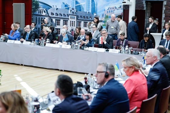 Il presidente della Provincia Arno Kompatscher ha dichiarato durante il vertice che una gestione esclusivamente nazionale minerebbe le strutture amministrative consolidate, comprometterebbe la sicurezza della pianificazione e frenerebbe il dinamismo delle Regioni di successo. (Foto: USP/bri/Iris Haidau)