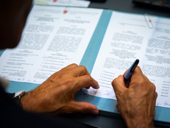 Die Landesregierung hat heute (26. November) grünes Licht für sechs Kollektivverträge gegeben. Damit können die Vorschüsse zur Inflationsanpassung voraussichtlich mit Jahresanfang 2025 ausbezahlt werden. (Foto: LPA/Fabio Brucculeri)