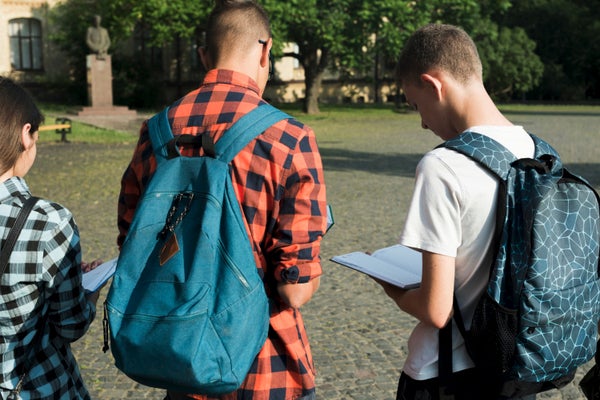 Borse di studio per studenti delle superiori e corsi fuori provincia
