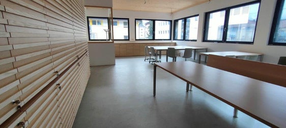 Mehr Raum in den Werkstätten steht Menschen mit unterschiedlichen Bedürfnissen mit dem Abschluss der Bauarbeiten nun im Sozialzentrum Trayah zur Verfügung. (Foto: LPA/Landesabteilung Hochbau und Technischer Dienst)