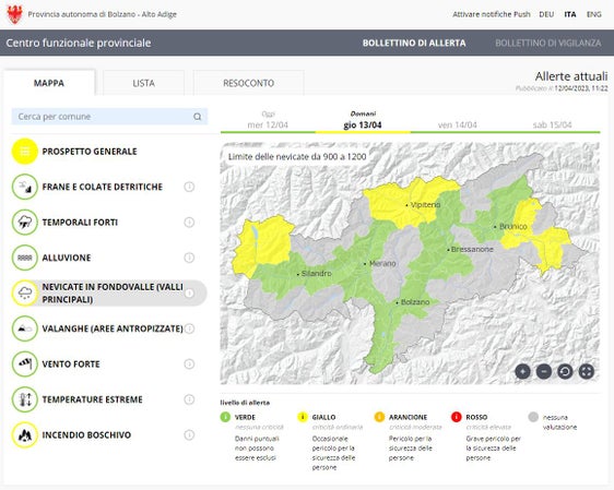A causa delle previsioni meteo e della situazione del traffico prevista, potrebbero verificarsi problemi alla circolazione stradale.  Giovedì 13 aprile è previsto il livello di allerta gialla in alta Val Venosta, nella Wipptal e in alta Val Pusteria.
(Foto: Centro funzionale provinciale dell'Agenzia per la protezione civile dell’Alto Adige)