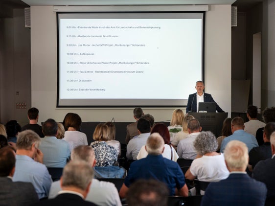 Großes Interesse: Wie leistbarer Wohnraum in den Gemeinden geschaffen werden kann, stand im Mittelpunkt eines Seminars der Landesabteilung Natur, Landschaft und Raumentwicklung in Bozen. (Foto: LPA/Fabio Brucculeri)