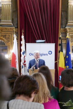 Anche il Commissario europeo Didier Reynders tra gli oratori principali dell'odierna cerimonia. (Foto: ASP/Dominik Holzer)