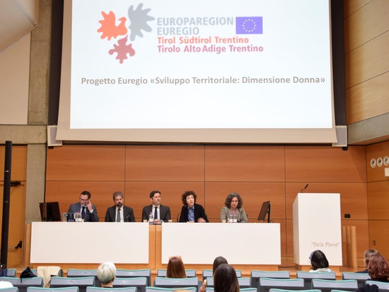 Die Präsenz von Frauen im unternehmerischen Bereich in Trentino, Südtirol und Tirol zu stärken, ist das Ziel des Euregio-Projekts "Territoriale Entwicklung: Dimension Frau", das im Rahmen der Trentiner Euregio-Präsidentschaft auf den Weg gebracht wurde. (Foto: Trentino Sviluppo)
