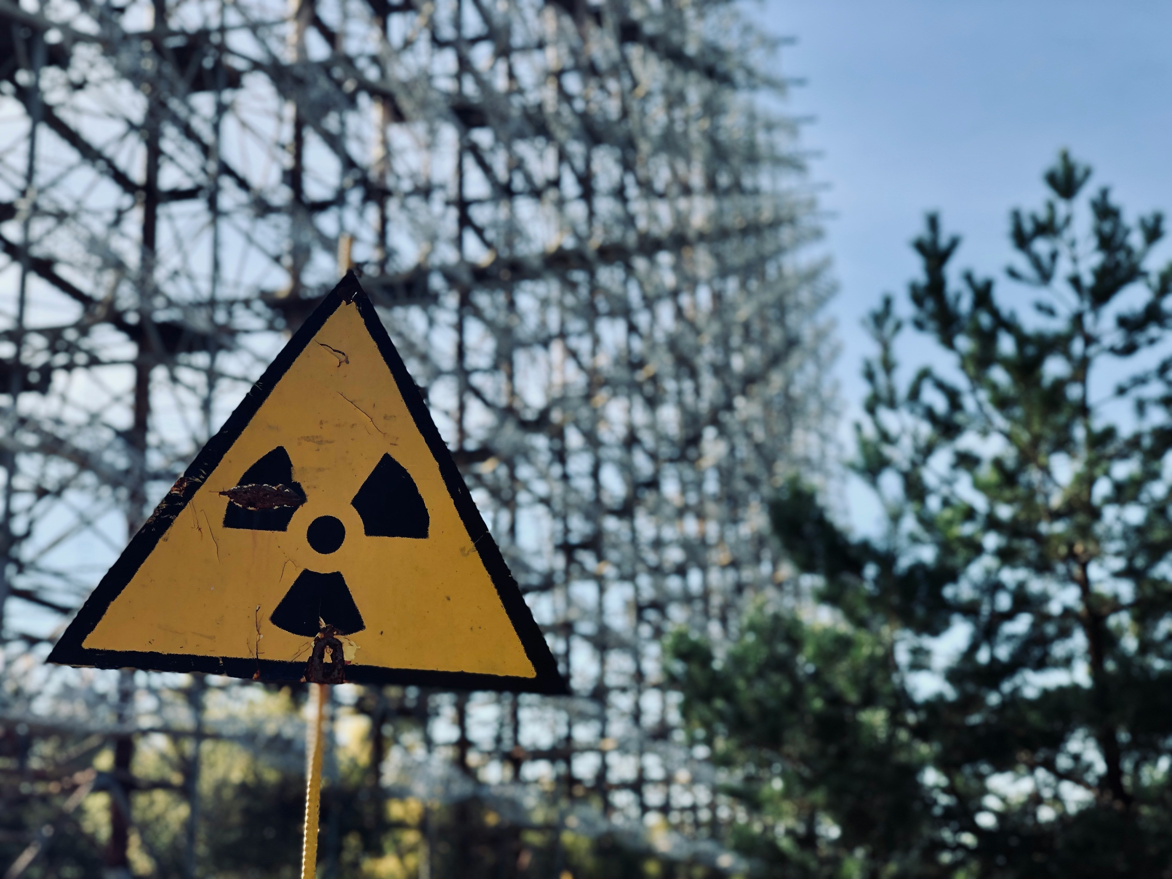 Seit Jahren verbringen Kinder aus der Gegend rund um Tschernobyl ihren Erholungsurlaub in Südtirol. Während des Aufenthalts können sie nun auch finanzielle Unterstützung bei dringenden medizinischen Leistungen in Anspruch nehmen. (Foto: Vladyslav Cherkasenko/Unsplash. Das Foto darf nur in Verbindung mit dieser Pressemitteilung verwendet werden.)