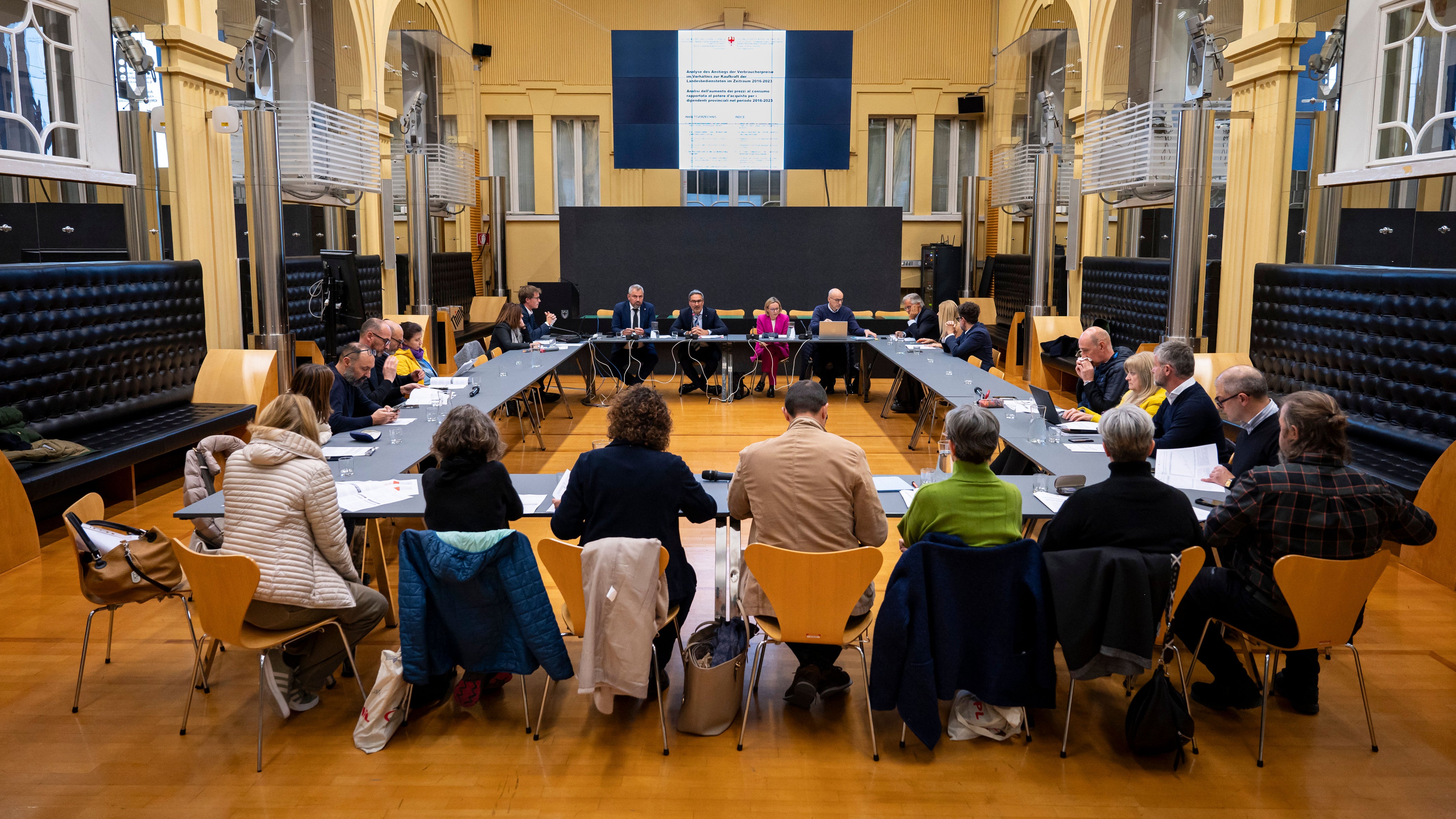 Andamento del potere d'acquisto e compensazione dell'inflazione: nel corso dell'incontro odierno è stata presentata un'analisi e sono stati discussi i prossimi passi con i rappresentanti sindacali. (Foto: USP/Fabio Brucculeri)