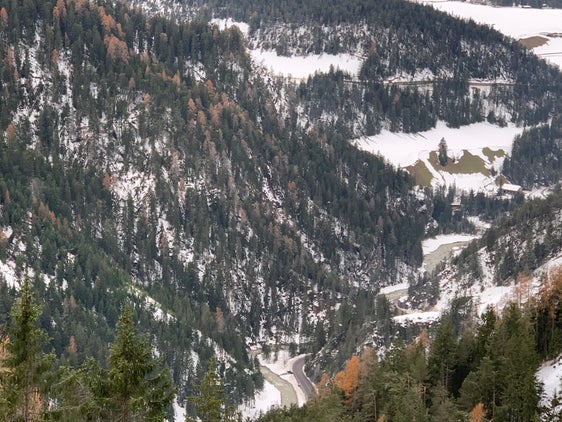 Schutzwald sichert den Lebensraum und die Lebensqualität der Menschen in Südtirol. (Foto: LPA/Amt für Forstwirtschaft)