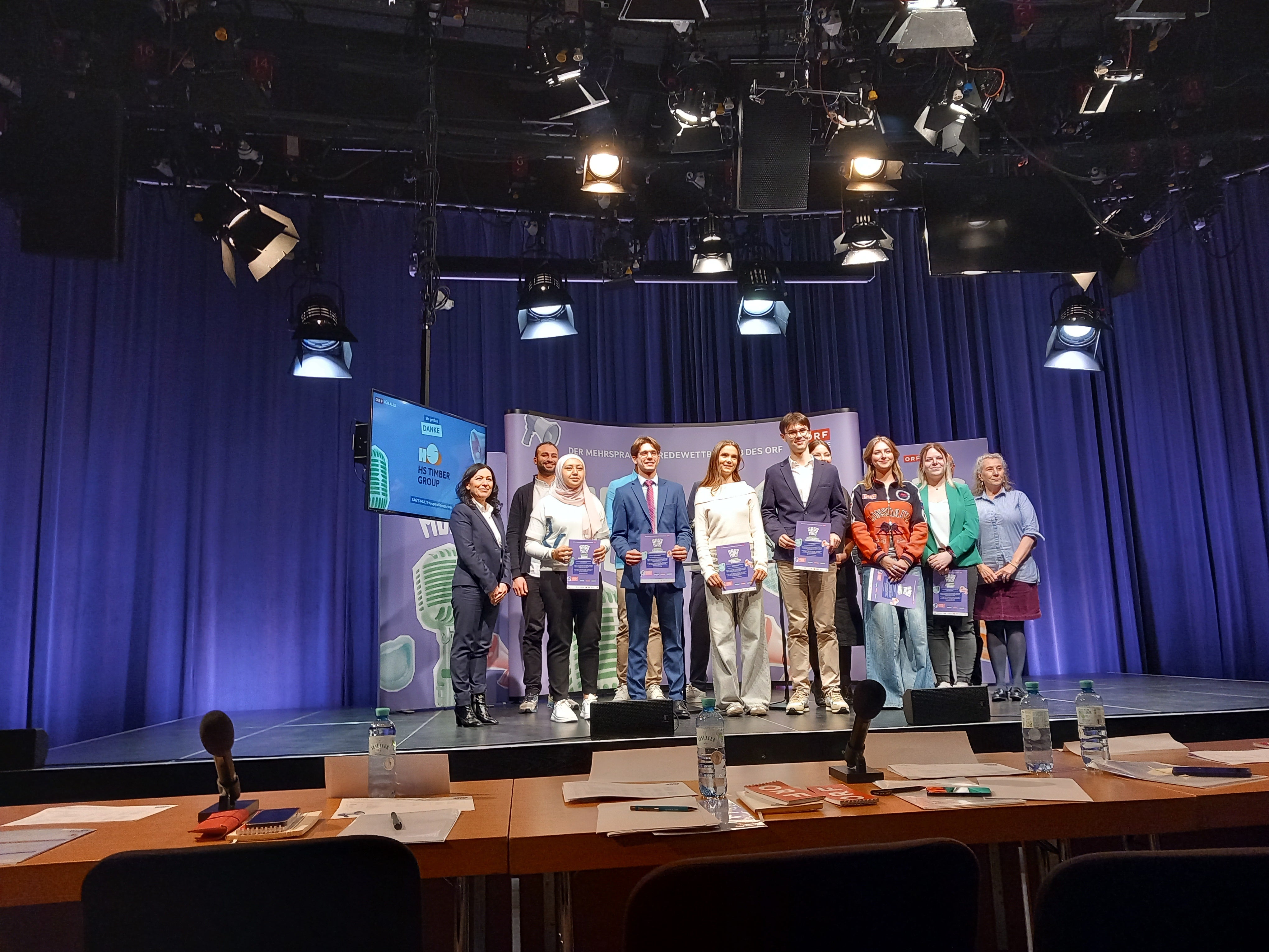 Schülerinnen und Schüler des Bozner Torricelli-Gymnasiums haben es in die Endrunde des Orf-Redewettbewerbs Sag's Multi geschafft (Foto: LPA/Liceo Torricelli)