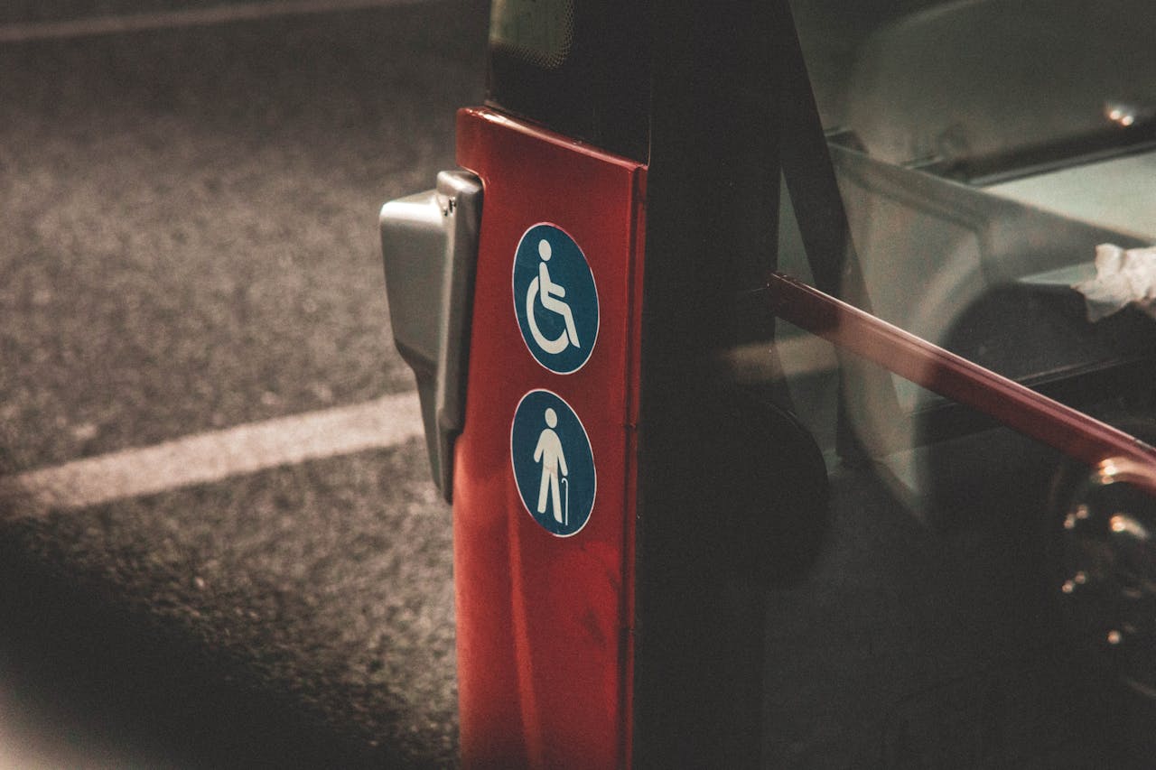 La Giunta provinciale ha approvato oggi (5 novembre), su proposta dell'assessore provinciale alla Mobilità Daniel Alfreider, un progetto pilota per l'utilizzo di autobus più piccoli nel trasporto pubblico locale. (Foto: Pexels)