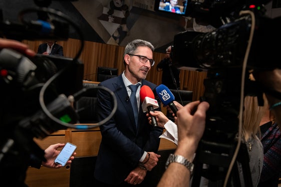 Unser Ziel ist es auch, die Gesetze so machen zu können, wie sie für Südtirol gut gehen, beispielsweise auch um überflüssige Bürokratie abbauen zu können, betonte Kompatscher. (Foto: LPA/Ivo Corrà)