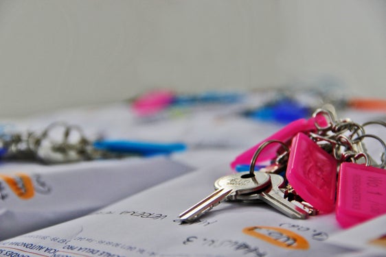Nella riunione di dicembre la Consulta per il sociale ha ospitato il professore di economia Gottfried Tappeiner, che ha sottolineato l'importanza dell'edilizia abitativa e politica sociale. (Foto: ASP/Hannes Wisthaler)