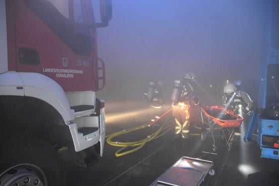 Für die Teilnahme an Brandschutzkursen, Lehrgängen durch Feuerwehrleute aus anderen Provinzen und Regionen sowie die Nutzung der Übungsanlagen durch externe Organisationen sind in der Landesfeuerwehrschule in Vilpian entsprechende Tarife vorgesehen. (Foto: LPA/Landesfeuerwehrschule)