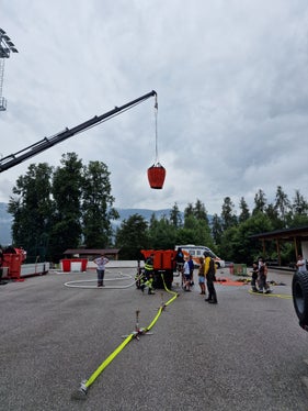 Die Berufsfeuerwehr im Zivilschutz-Campus in Dietenheim bei Bruneck. (Foto: LPA/Berufsfeuerwehr)