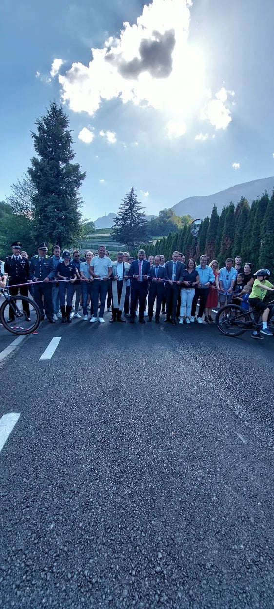 Nach zehn Monaten Bauzeit sind die Infrastrukturarbeiten an der Landesstraße 13 St. Pauls-Unterrain in der Gemeinde Eppan abgeschlossen. (Foto: LPA/Ressort Infrastrukturen und Mobilität)