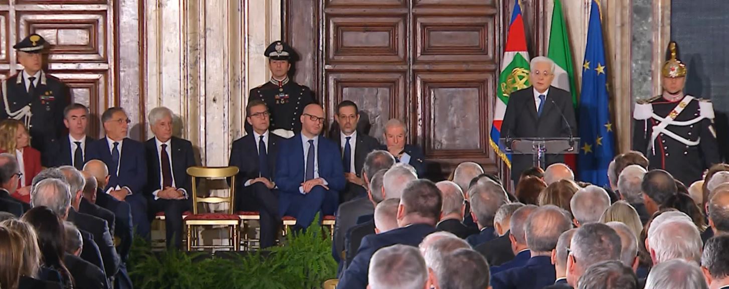 Landeshauptmann Arno Kompatscher nahm an der Jahresabschlusszeremonie von Staatspräsident Sergio Mattarella teil.  (Foto: LPA)