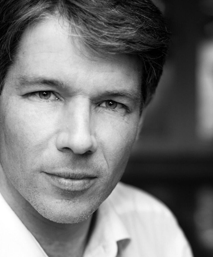 Oliver Jens Schmitt ist seit 2005 Professor für Geschichte Südosteuropas an der Universität Wien und seit 2017 wissenschaftlicher Direktor am Institut zur Erforschung der Habsburgermonarchie und des Balkanraums der ÖAW. Er referiert am 12. November in Bozen zum Thema Der Balkan 2024. (Foto: LPA/Landesbibliothek Teßmann)