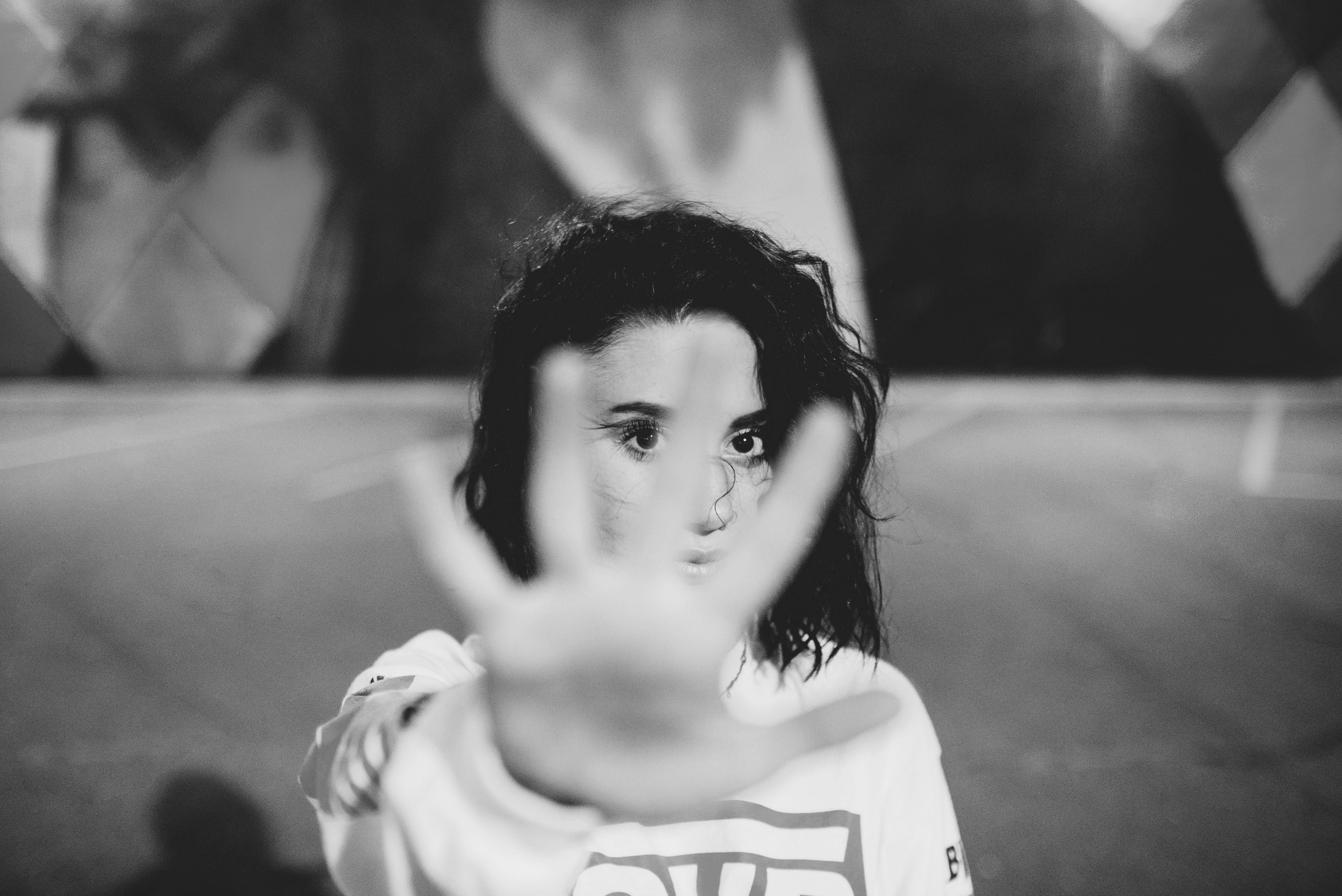 Mit der Leistung Unterstützung der Autonomie werden von Gewalt betroffene Frauen (und ihre minderjährigen Kinder) auf dem Weg in die Selbstständigkeit finanziell unterstützt. (Foto: Unsplash)