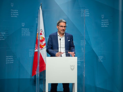 Il presidente della Giunta provinciale Arno Kompatscher durante la conferenza stampa di oggi (Foto: ASP/Fabio Brucculeri)
