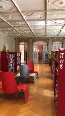 La mediateca di Merano epicentro del progetto dedicato alla lingua inglese per i giovani (Foto ASP)