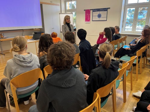 Zur 12. Ausgabe der Talente Tage begrüßte Koordinatorin Siglinde Doblander die Teilnehmerinnen und Teilnehmer. (Foto: LPA/Bettina Gartner)
