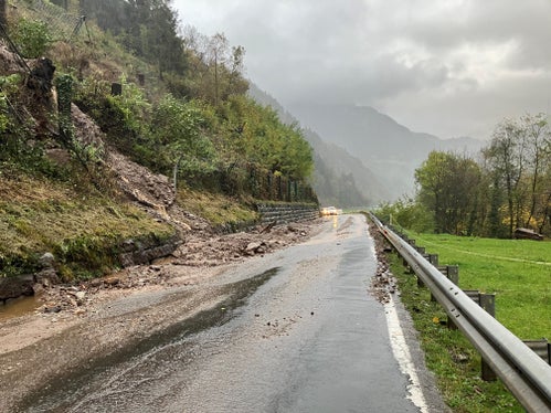 Le caratteristiche tecniche per i lavori di protezione dalla caduta massi sulla strada statale di Sarentino, nei pressi di Ponticino, sono state approvate dalla Giunta provinciale. (Foto: USP/Ufficio Geologia e prove materiali)