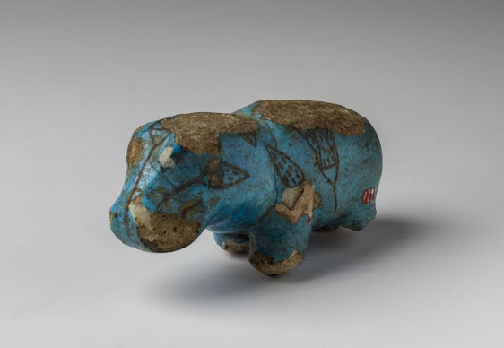 La statuetta di ippopotamo in faience è una delle 18 opere originali provenienti dal Museo Egizio di Torino in esposizione al Centro Trevi di Bolzano. La mostra  “Antichi Egizi: maestri dell'arte” verrà inaugurata giovedì 21 settembre al Centro Trevi-Trevilab (Foto: Museo Egizio Torino) 