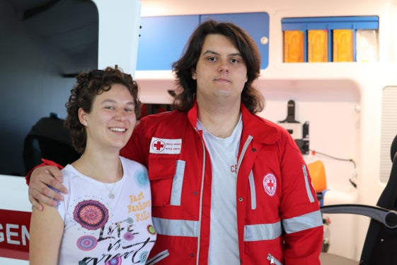 Um viele Erfahrungen reicher: Sophie Baumgartner und Valentino Perciabosco haben sich bei den Vorbereitungstreffen auf den Landeszivildienst kennengelernt. (Foto: LPA/Maja Clara)