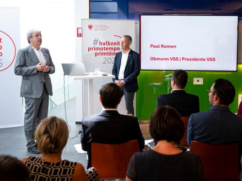 Il presidente del VSS Paul Romen ha sottolineato l’importanza dello sport e delle associazioni per la società: Lo sport ha a che fare con le persone e le emozioni. Le associazioni trasmettono valori, promuovono lo spirito di comunità e svolgono un lavoro importante a favore dei bambini e dei giovani. L’Alto Adige ottiene risultati notevoli sia nello sport di comunità che in quello agonistico. (Foto: USP/Fabio Brucculeri)