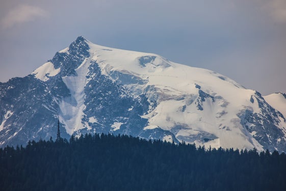 Immagine meteorologica del mese di giugno 2026: l’Ortles visto da Malles (Foto: USP/Martin Geier)