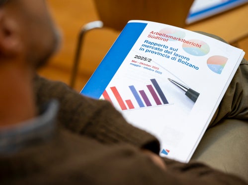 Il rapporto sul mercato del lavoro della seconda metà dell'anno (da maggio a ottobre) è stato presentato a Palazzo Widmann. (Foto: USP/Fabio Brucculeri)