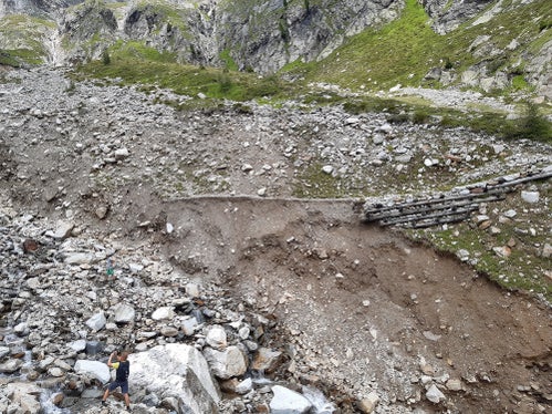 Aufgrund von Unwettern wurde der Steig Nr. 3 zur Rieserfernerhütte im Sommer zerstört. (Foto: Forstinspektorat Welsberg)
