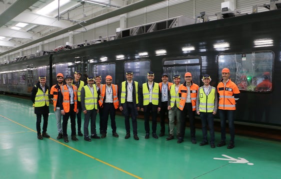 Foto di gruppo per la delegazione altoatesina in visita alla Alstom di Savigliano, in Piemonte (Foto: ASP/Ingo Dejaco)
