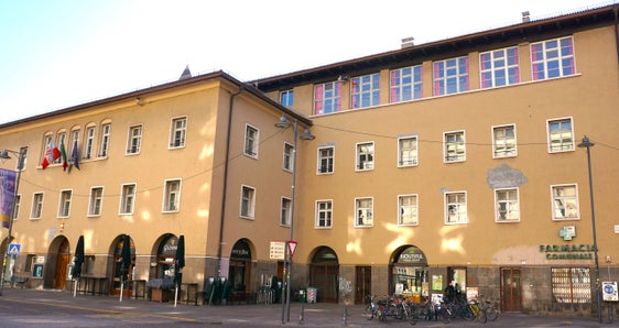 Das Konservatorium "Claudio Monteverdi" in Bozen ist sanierungsbedürftig. Die Landesregierung hat das überarbeitete Sanierungsprojekt gutgeheißen. (Foto: LPA/Igor Cocca)