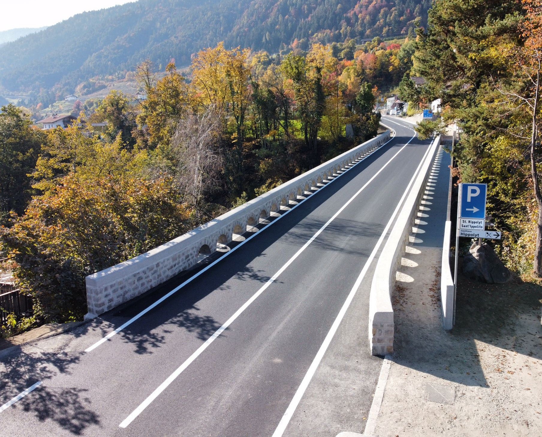 L'obiettivo della fusione delle Ripartizioni Infrastrutture e Servizio strade è sviluppare sinergie nella costruzione e nella manutenzione delle strade, unirle in un'unica unità amministrativa e preservare i posti di lavoro. (Foto: Dipartimento Mobilità/Mottironi)